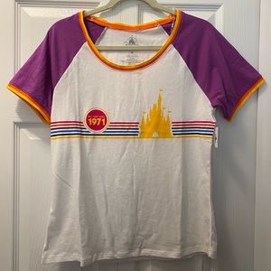 NWT Walt Disney World M Womens Castle Tee.